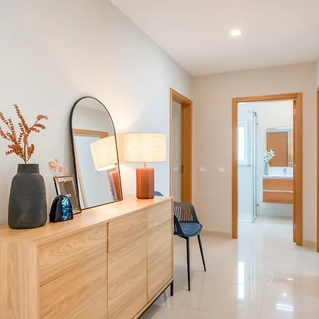 Adega Luxury | Marina, Centro & Piscina